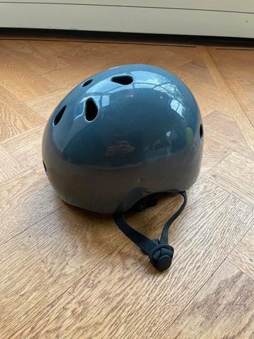 Coconuts Helm Maat XS - Zo Goed Als Nieuw! beschikbaar voor biedingen
