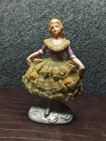 porseleinen beeldje ballerina beschikbaar voor biedingen