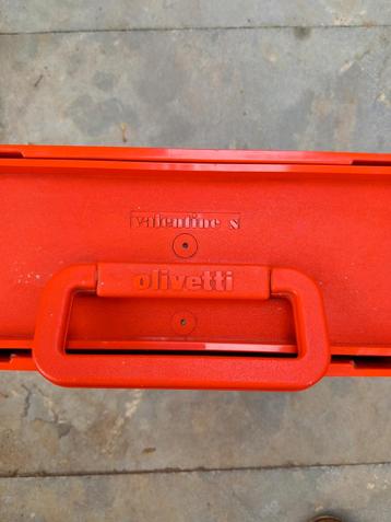 Vintage Olivetti valentine beschikbaar voor biedingen