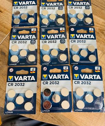 94 platte en Verschillende merken en type Batterijen beschikbaar voor biedingen