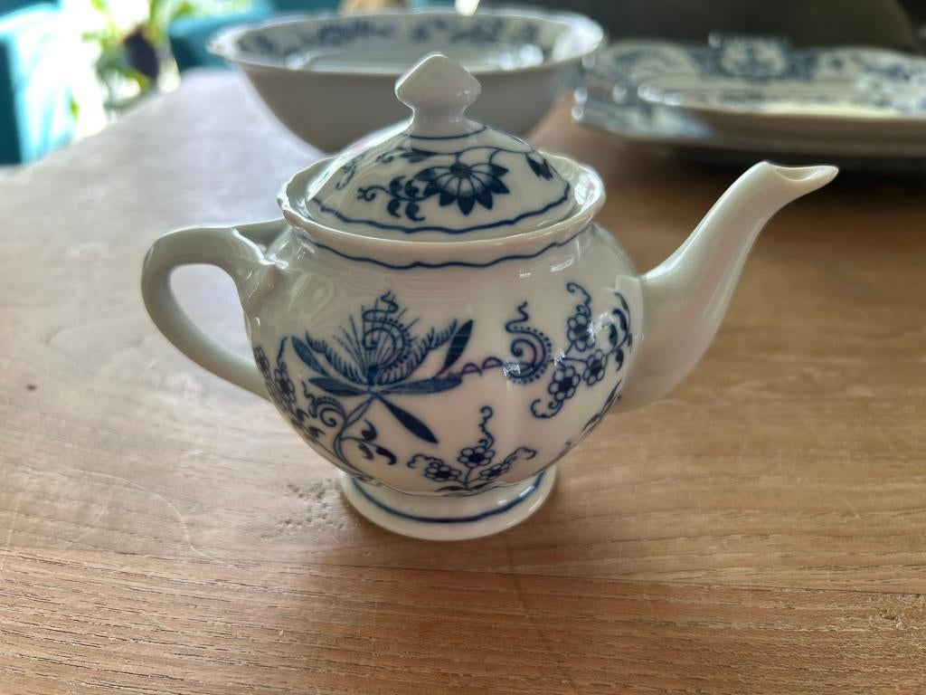 Blue Danube theepotje eenpersoons, Antiek en Kunst, Antiek | Servies los, Ophalen of Verzenden