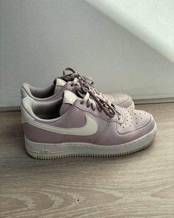 Nike Air Force paars/lila maat 40 beschikbaar voor biedingen