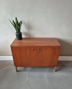 Vintage kast, Ophalen, Met plank(en), Gebruikt, 100 tot 150 cm