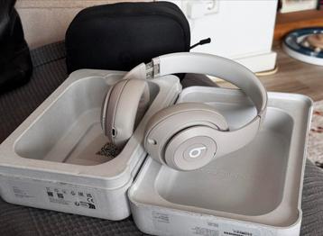 Beats Studio Pro, Sandstone beschikbaar voor biedingen
