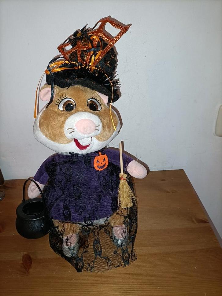AH hamster Halloween Knuffel heks met toverketel, Kinderen en Baby's, Speelgoed | Knuffels en Pluche, Zo goed als nieuw, Overige typen