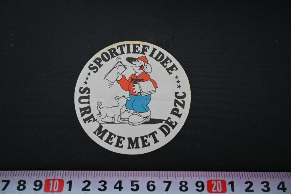 sticker krant strip sportief idee surf mee met de PZC, Verzamelen, Ophalen, Zo goed als nieuw