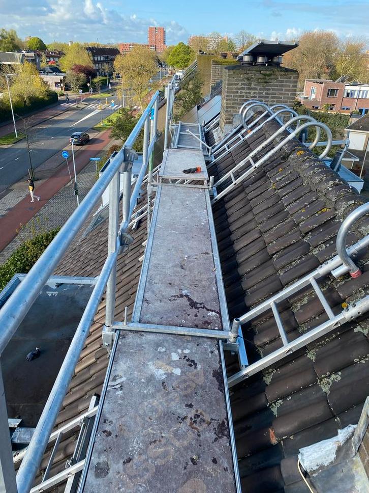 Layher Daksteiger/schoorstein te koop, Doe-het-zelf en Verbouw, Steigers, Gebruikt, Daksteiger, 2 tot 5 meter, Ophalen