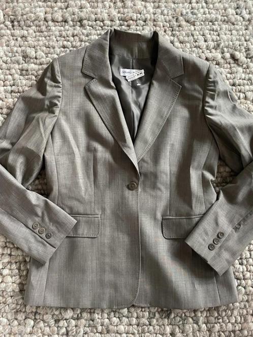 Nog nieuw jasje van het merk Gerard Darel maat 40, Kleding | Dames, Jasjes, Kostuums en Pakken, Zo goed als nieuw, Jasje, Maat 38/40 (M)