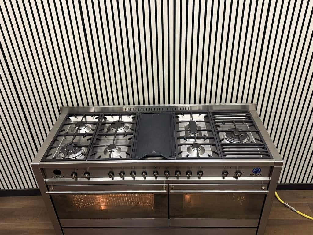 Luxe Smeg Fornuis RVS 6 pits + Grill 2 ovens 150 cm, Fornello Esperta, Ophalen of Verzenden, Zo goed als nieuw, Energieklasse A of zuiniger