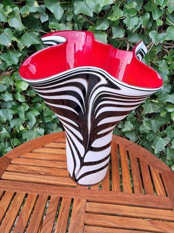 Mooie zebra tekening mondgeblazen vaas 40 cm hoog beschikbaar voor biedingen