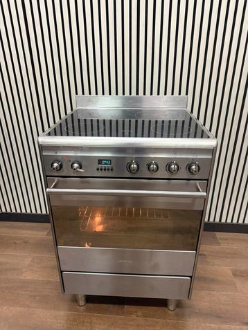 Luxe Smeg INDUCTIE Fornuis RVS 60x60 cm beschikbaar voor biedingen