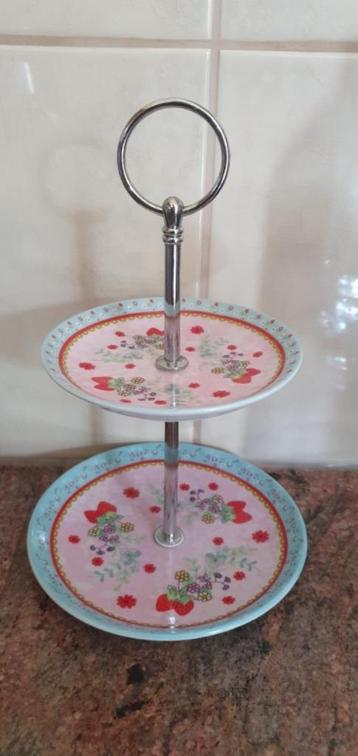 Etagere AH 24 cm hoog beschikbaar voor biedingen