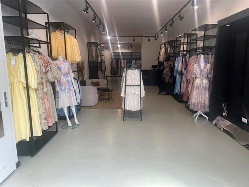Kleding winkel ter overname, Zakelijke goederen, Exploitaties en Overnames