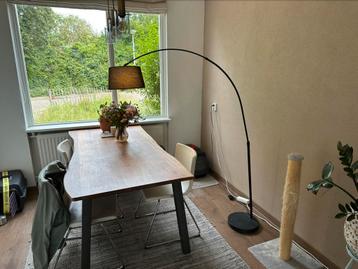 Booglamp beschikbaar voor biedingen