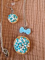 Sieraden Beschuit met muisjes blauw babyshower ketting, Ophalen of Verzenden, Zo goed als nieuw, Geboorte of Huwelijk