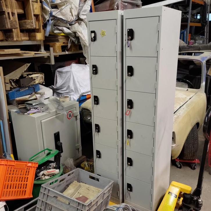 2 grijze stalen lockerkasten, Huis en Inrichting, Kasten | Lockerkasten, Ophalen