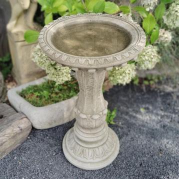 parisian vogelbad beschikbaar voor biedingen