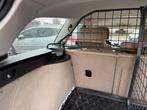 Hondenrek met tussenrek vw Passat B7, Ophalen, Zo goed als nieuw