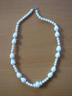 Witte ketting 46 cm, Sieraden, Tassen en Uiterlijk, Kettingen, Kunststof, Gebruikt, Ophalen of Verzenden, Wit