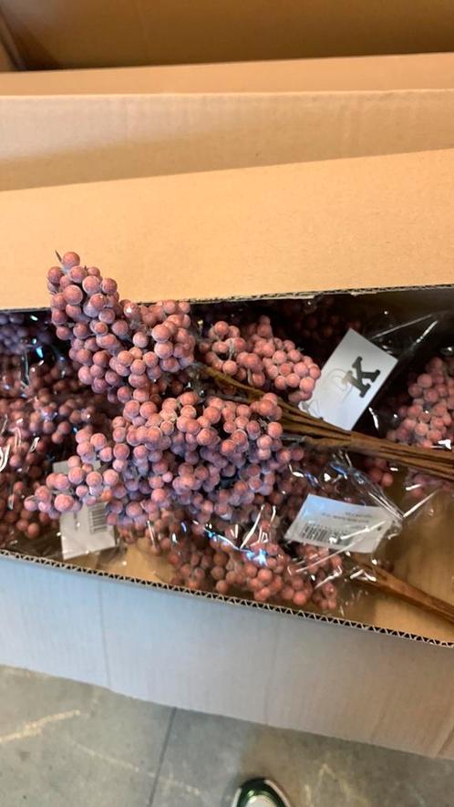 144 stuks Bunch berrrie bundle decoratie bloemen  nieuw., Huis en Inrichting, Woonaccessoires | Droogbloemen, Nieuw, Ophalen of Verzenden