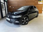 Volkswagen Polo 1.0 TSI Executive Business 3 x R line | Virt, Auto's, Volkswagen, Gebruikt, Zwart, 1055 kg, Zwart