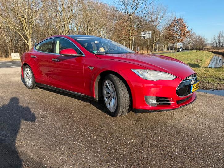 Tesla Model S gratis supercharge, pano, ccs upgrade, Auto's, Tesla, Particulier, Model S, ABS, Achteruitrijcamera, Airbags, Airconditioning