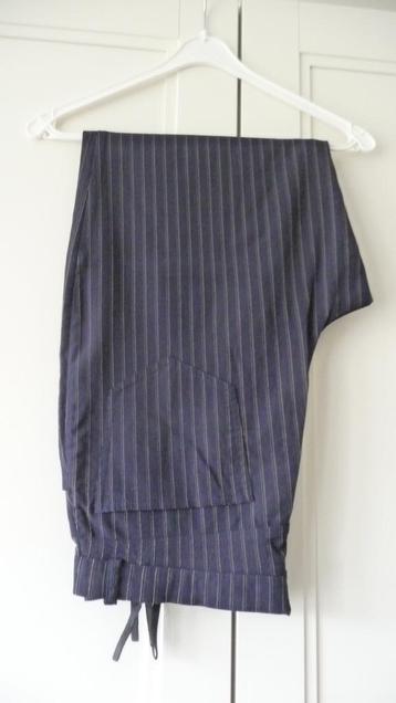 Leuke Broek (Streepje) 44 beschikbaar voor biedingen