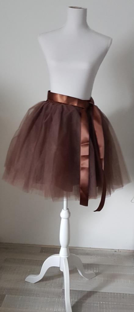 Nieuwe bruine petticoat / tule / tutu, 6 lagen + onderrok, Kleding | Dames, Rokken, Nieuw, Bruin, Knielengte, Ophalen of Verzenden