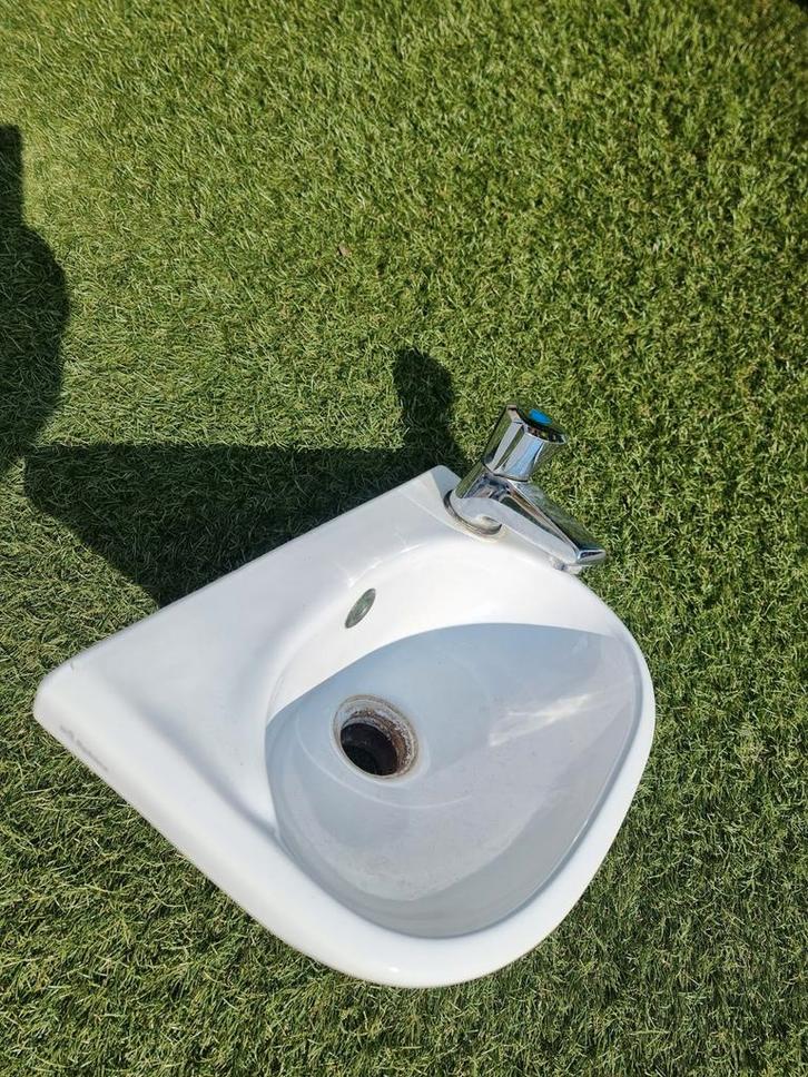 Te koop kleine wasbak, Huis en Inrichting, Badkamer | Badkamermeubels, Zo goed als nieuw, Wasbak of Wastafel, Minder dan 100 cm
