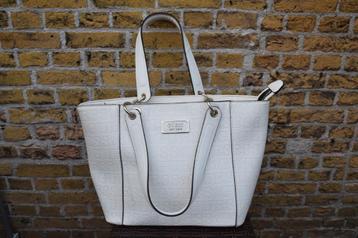 Witte Guess Handtas - 40x25cm beschikbaar voor biedingen