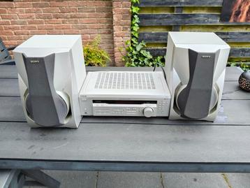 Toffe Sony versterker inclusief spekers. beschikbaar voor biedingen