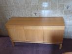 Gratis: dressoir 135x42x74 (hoog), grenen beige kleur hout, Ophalen, 100 tot 150 cm, Zo goed als nieuw, 25 tot 50 cm