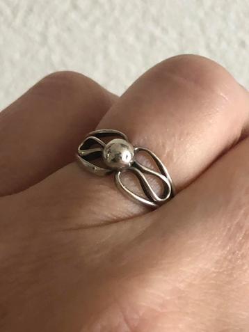 S157/Zilveren Sierlijke vintage Bol ring 16 3/4 beschikbaar voor biedingen