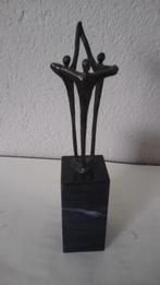 brons beeldje Betrokkenheid  17 cm hoog totaal  blok is 3.5, Ophalen of Verzenden, Brons