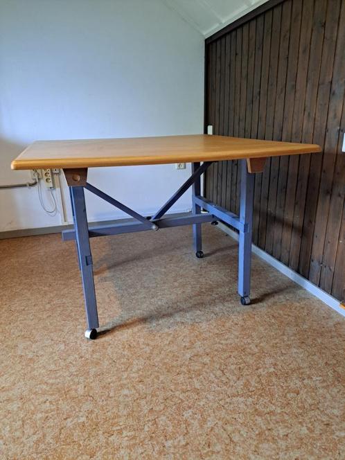Vierkante tafel (inklapbaar), Huis en Inrichting, Tafels | Eettafels, Gebruikt, 100 tot 150 cm, 100 tot 150 cm, Vier personen