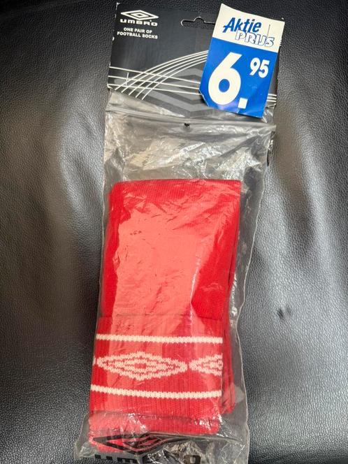 Umbro sport sokken. Mt.42/46. Nieuw., Kleding | Heren, Sportkleding, Nieuw, Voetbal, Maat 52/54 (L), Rood, Ophalen of Verzenden