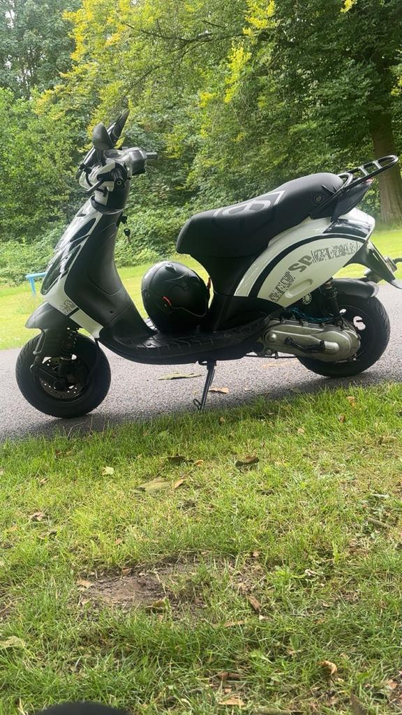 Zip 70 2 takt, Fietsen en Brommers, Scooters | Piaggio, Gebruikt, Overige modellen, Maximaal 45 km/u, Tweetakt, Ophalen