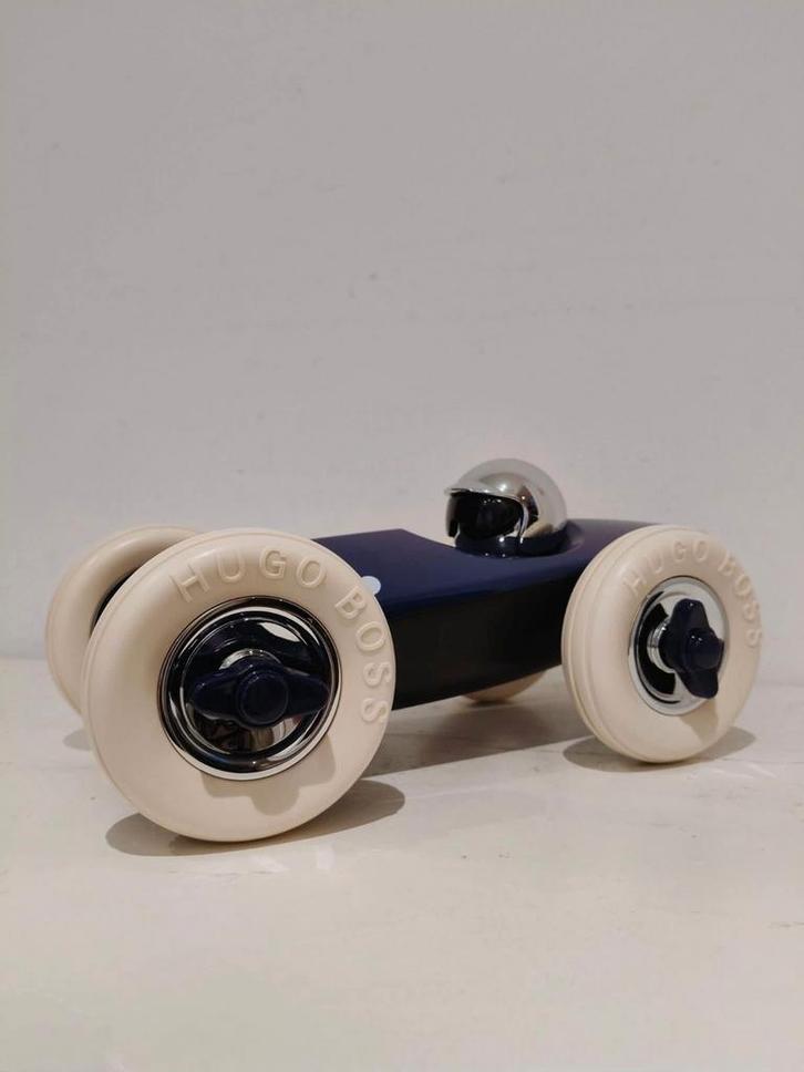 Hugo Boss Modelauto - /Reclame display Zeldzaam!, Verzamelen, Merken en Reclamevoorwerpen, Zo goed als nieuw, Reclamebord, Ophalen