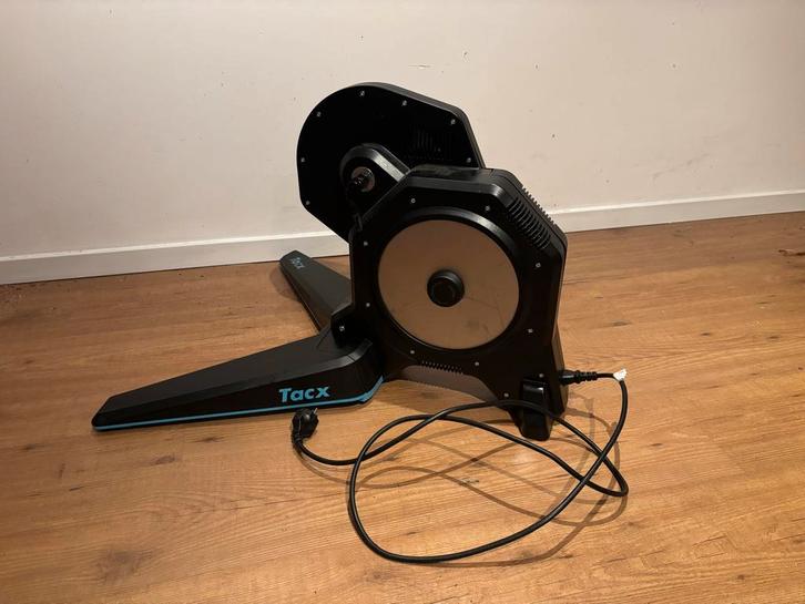 Defecte Tacx Flux 2 Smarttrainer - Voor Onderdelen/Reparatie, Sport en Fitness, Fitnessmaterialen, Gebruikt, Overige typen, Ophalen