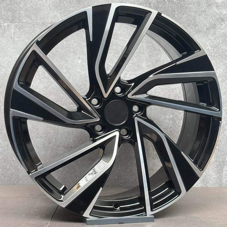 NIEUW 18” V05 5x100 SPORT VELGEN Past Op VAG - ADELAIDE LOOK, Auto-onderdelen, Banden en Velgen, Velg(en), Zomerbanden, 18 inch