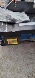 Tafelcirkelzaag voor hobbyisten. 800watt, Doe-het-zelf en Verbouw, Gereedschap | Zaagmachines, Gebruikt, Cirkelzaag, HEM, 600 tot 1200 watt