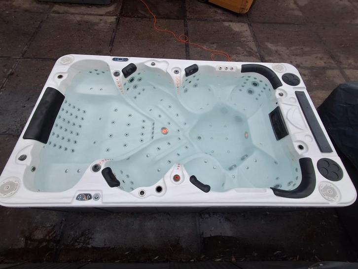 SPOTGOEDKOOP 10 PERSOONS ‼️ balboa spa‼️, Tuin en Terras, Bubbelbaden en Hottubs, Nieuw, Filter, Ophalen of Verzenden