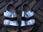 GRATIS VERZENDEN ZILVEREN ARIZONA BIRKENSTOCK SLIPPERS 39, Slippers, Overige kleuren, Verzenden, Zo goed als nieuw