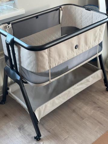 Qute Co-Sleeper Q-Breeze Babybed + Mobile (for free) beschikbaar voor biedingen