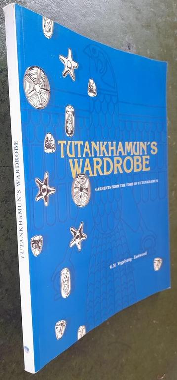 Tutankhamun's Wardrobe - Garments from the Tomb beschikbaar voor biedingen