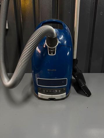 Miele stofzuiger c3 beschikbaar voor biedingen