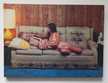 Charlie White: Photographs Hardcover – 2002 - Cult - Alien beschikbaar voor biedingen