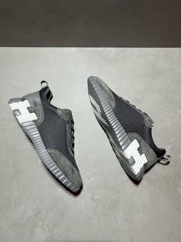 Hermes Bouncing Grey beschikbaar voor biedingen