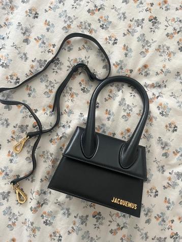 Jacquemus le Chiquito Moyen bag schoudertas beschikbaar voor biedingen