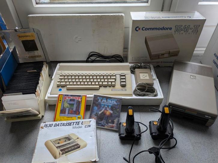Commodore 64 met veel toebehoren, Computers en Software, Vintage Computers, Ophalen of Verzenden
